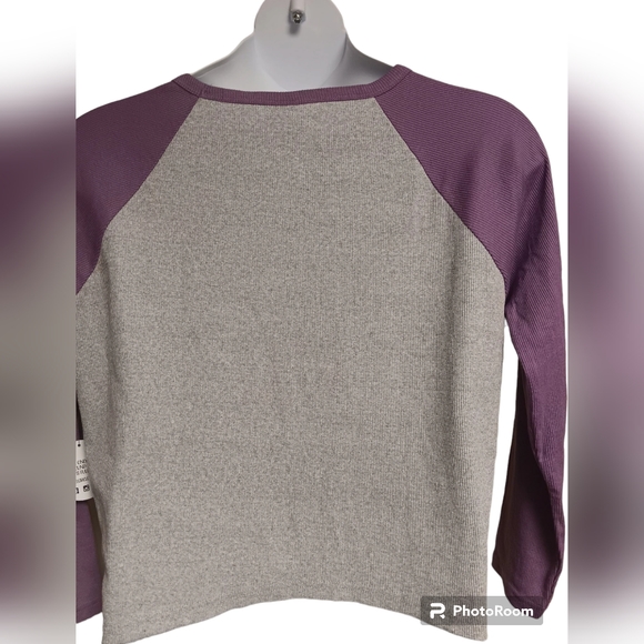 FCT Basics Top NWT - Picture 2 of 5